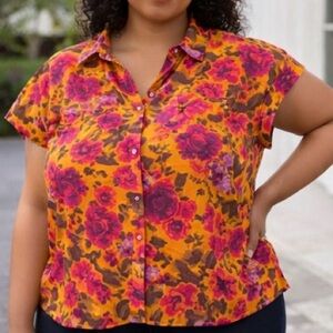 CATO Woman Plus Size 22 24W Abstract Floral Button Front Short Sleeve Top